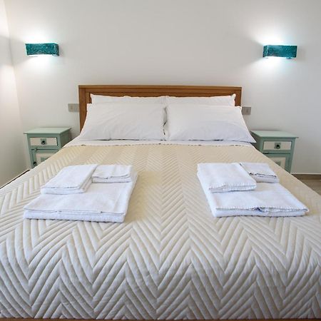 Central Station Apartments - Fanale Rentals Palermo Szoba fotó