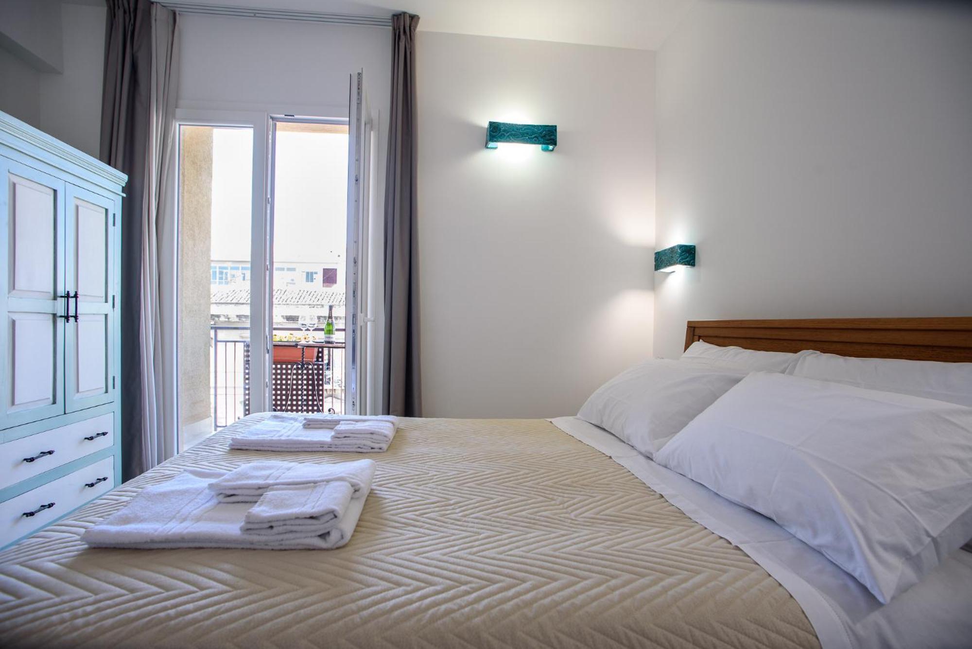 Central Station Apartments - Fanale Rentals Palermo Szoba fotó